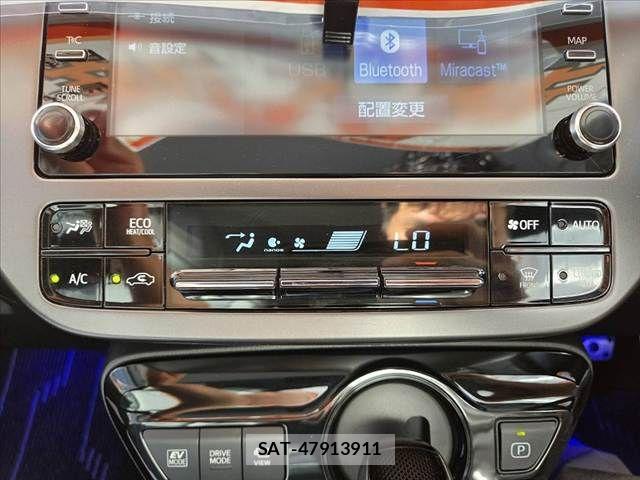 Toyota PRIUS 2022-02 8209588-29