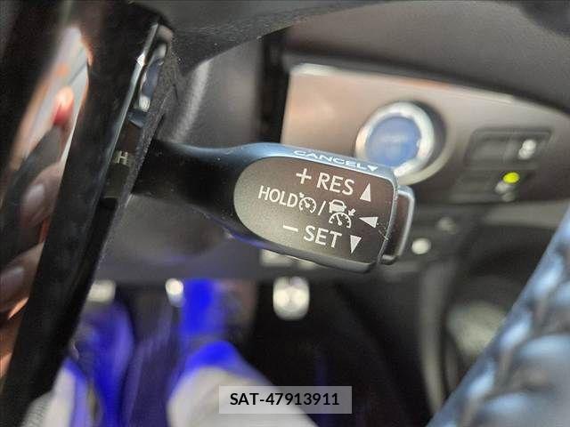 Toyota PRIUS 2022-02 8209588-4