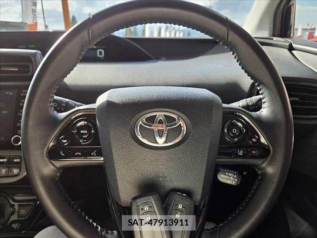 Toyota PRIUS 2022-02 8209588-6