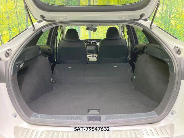 Toyota PRIUS 2016-01 8209632-9