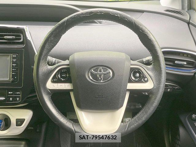 Toyota PRIUS 2016-01 8209632-10