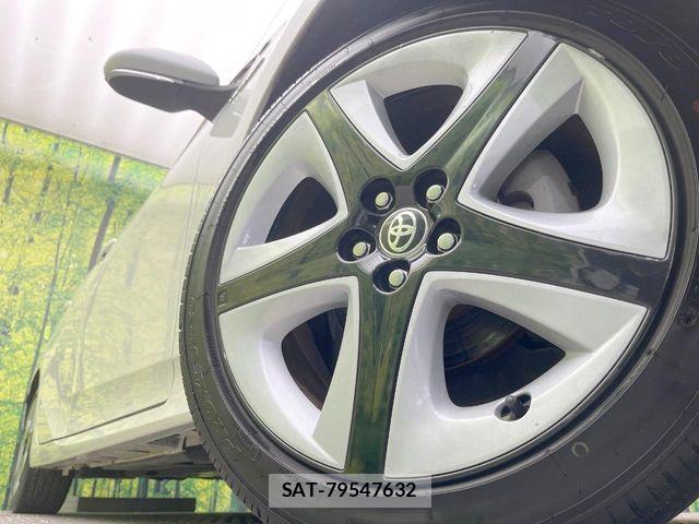 Toyota PRIUS 2016-01 8209632-12