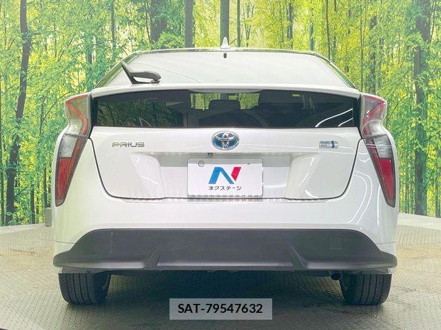 Toyota PRIUS 2016-01 8209632-14