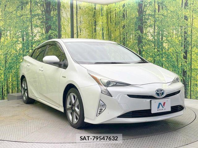 Toyota PRIUS 2016-01 8209632-15