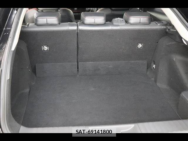Toyota PRIUS 2023-08 8209577-13