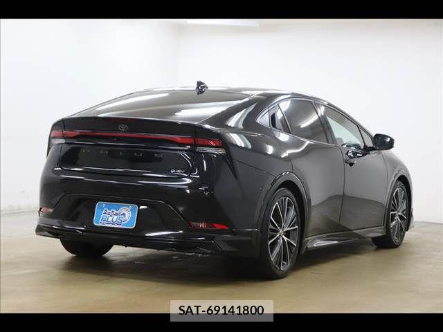 Toyota PRIUS 2023-08 8209577-18