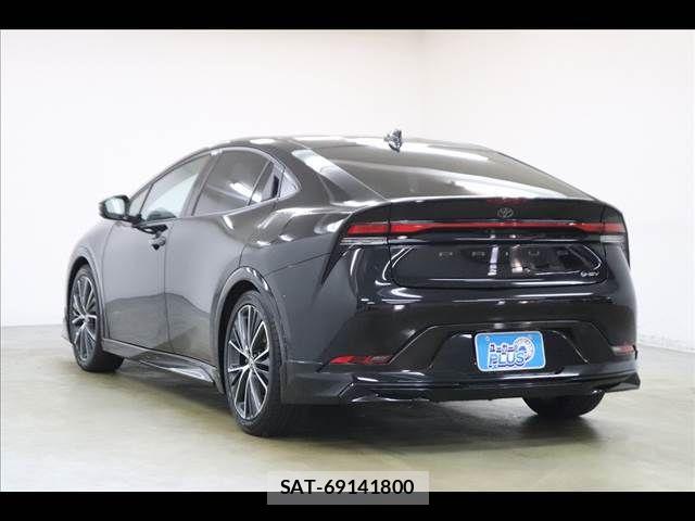 Toyota PRIUS 2023-08 8209577-19