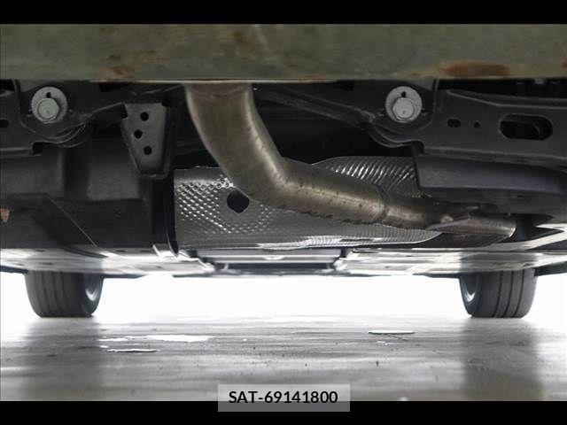 Toyota PRIUS 2023-08 8209577-25