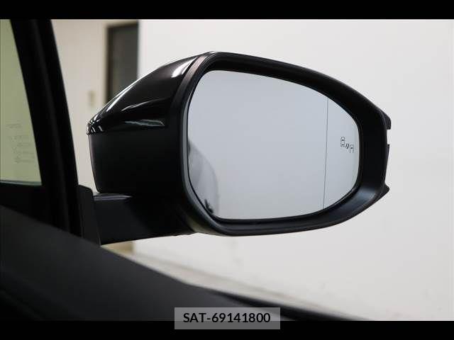 Toyota PRIUS 2023-08 8209577-3