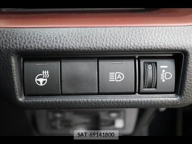 Toyota PRIUS 2023-08 8209577-7