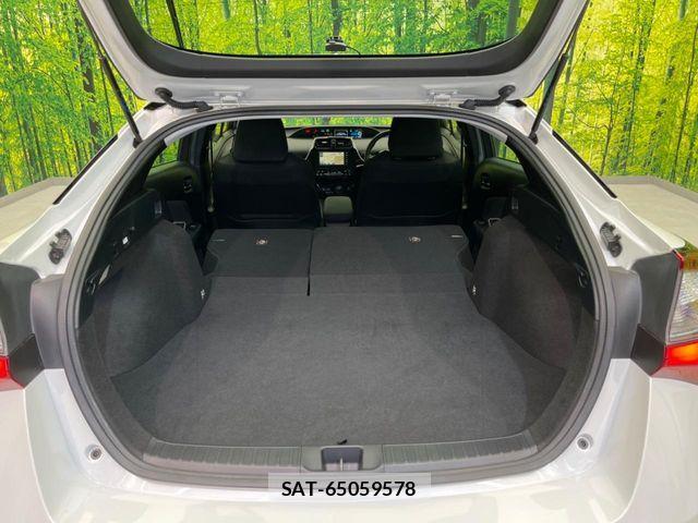 Toyota PRIUS 2021-06 8209591-9
