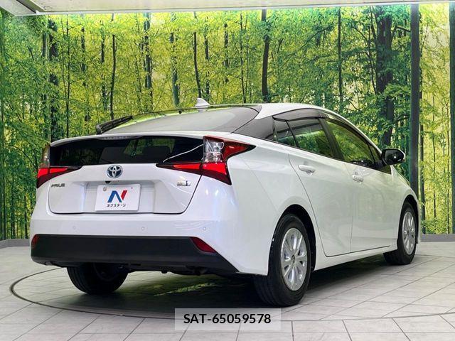 Toyota PRIUS 2021-06 8209591-16