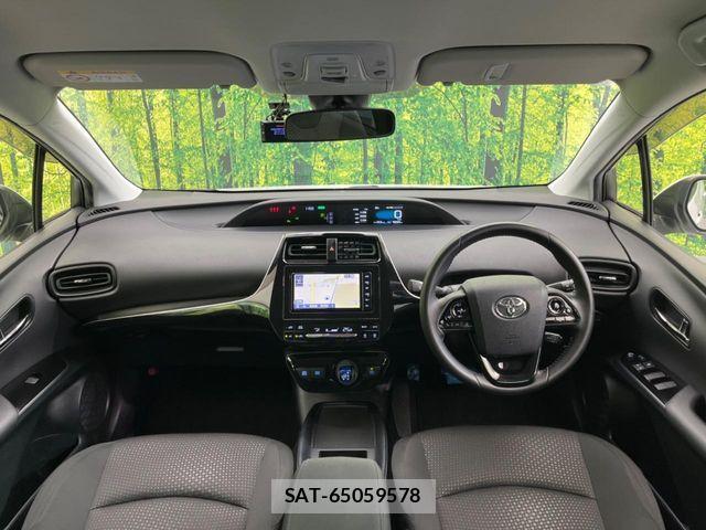 Toyota PRIUS 2021-06 8209591-1