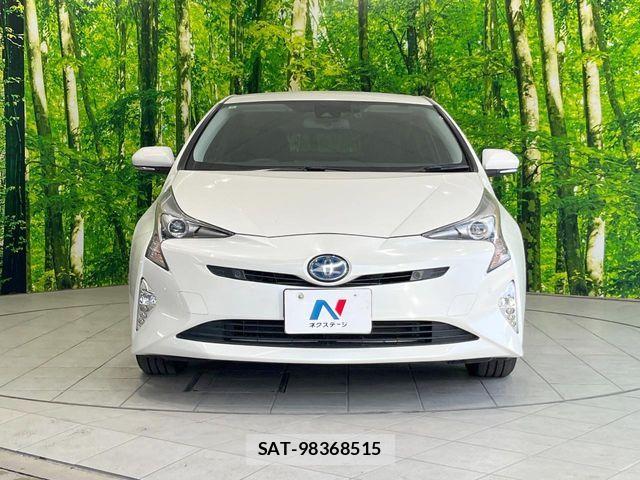 Toyota PRIUS 2018-09 8209616-13