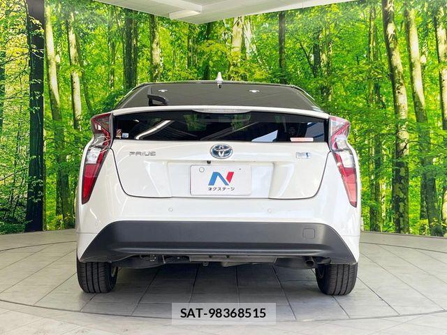 Toyota PRIUS 2018-09 8209616-14