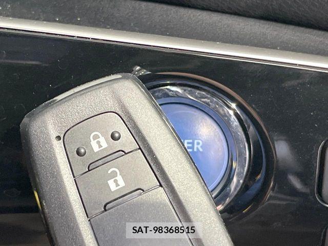 Toyota PRIUS 2018-09 8209616-5