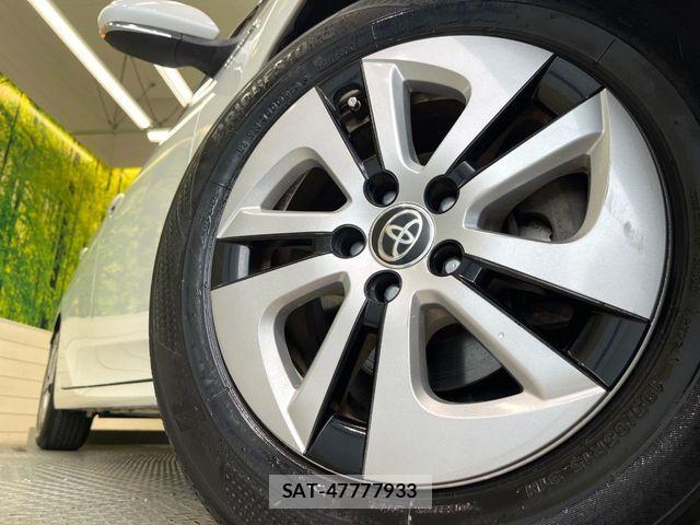 Toyota PRIUS 2016-07 8209621-12