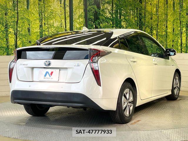 Toyota PRIUS 2016-07 8209621-16