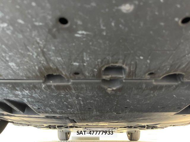 Toyota PRIUS 2016-07 8209621-18