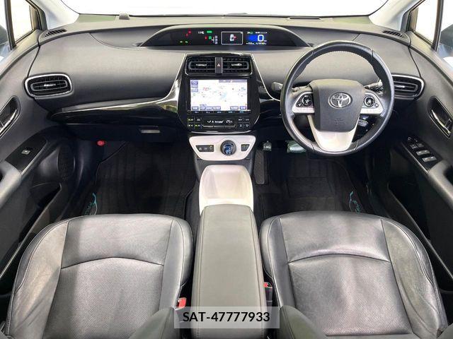 Toyota PRIUS 2016-07 8209621-1