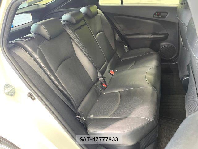Toyota PRIUS 2016-07 8209621-8