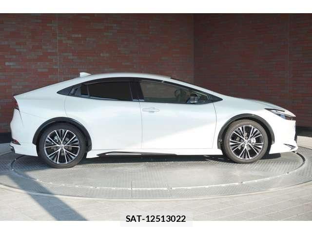 Toyota PRIUS 2024-07 8209570-1