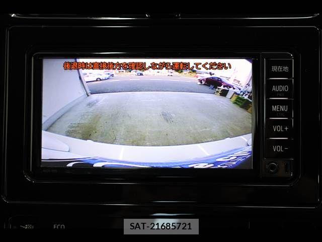 Toyota PRIUS 2018-07 8209600-9