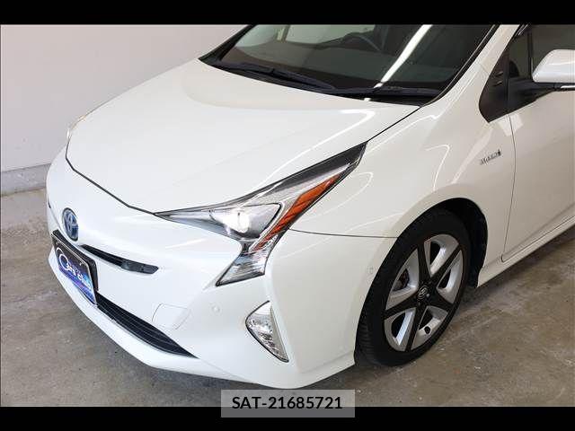 Toyota PRIUS 2018-07 8209600-12