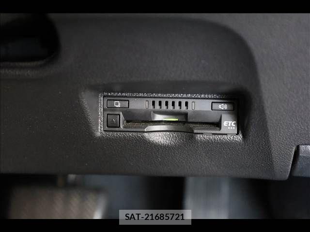 Toyota PRIUS 2018-07 8209600-15
