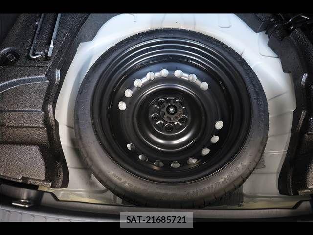 Toyota PRIUS 2018-07 8209600-16