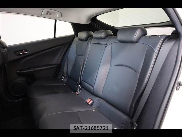 Toyota PRIUS 2018-07 8209600-18