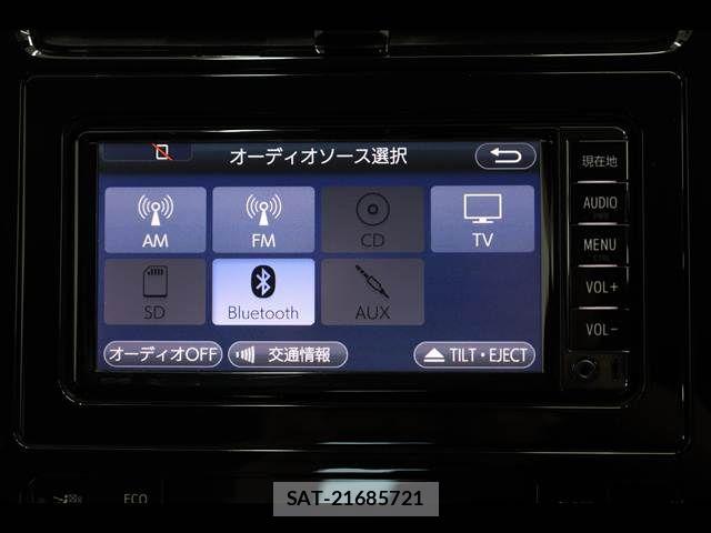Toyota PRIUS 2018-07 8209600-8