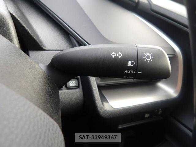 Toyota PRIUS 2023-11 8209589-15