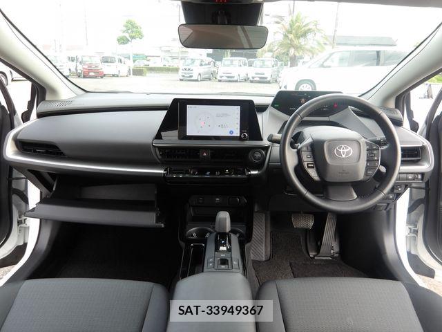 Toyota PRIUS 2023-11 8209589-1