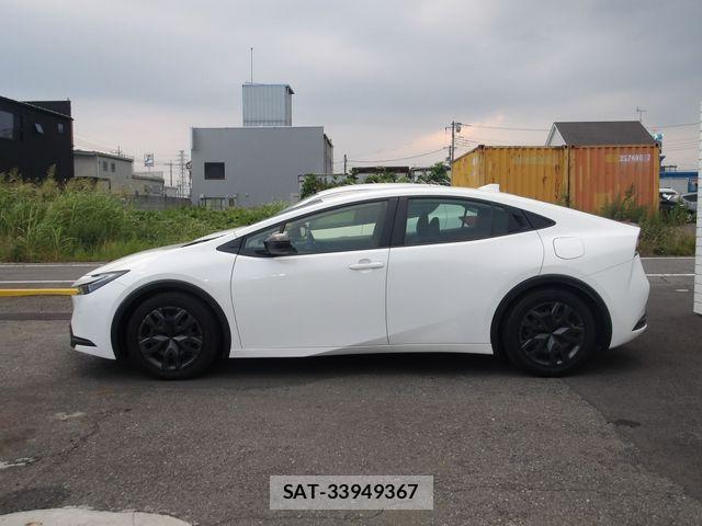 Toyota PRIUS 2023-11 8209589-28