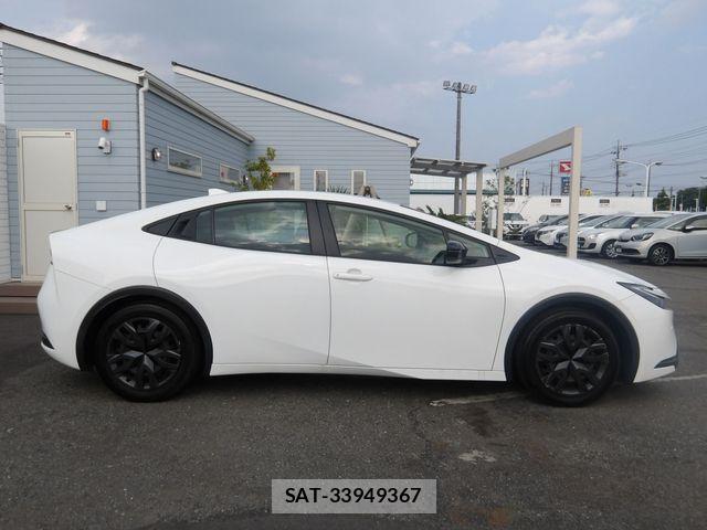 Toyota PRIUS 2023-11 8209589-29