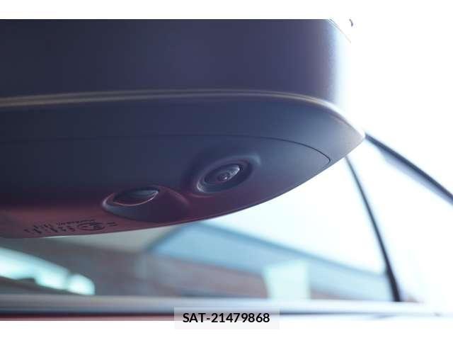 Toyota PRIUS 2023-04 8209582-13