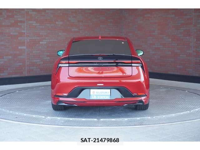Toyota PRIUS 2023-04 8209582-2
