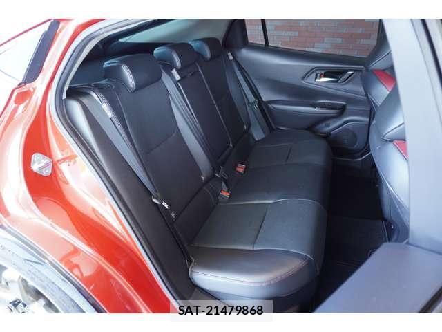 Toyota PRIUS 2023-04 8209582-6