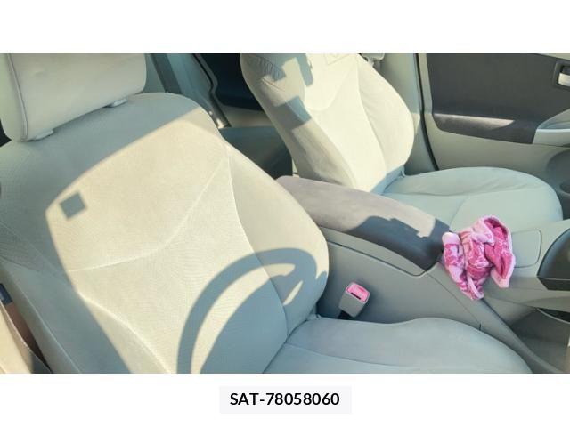 Toyota PRIUS 2009-12 8209666-9