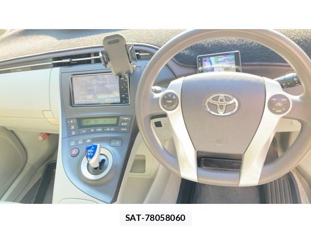 Toyota PRIUS 2009-12 8209666-10