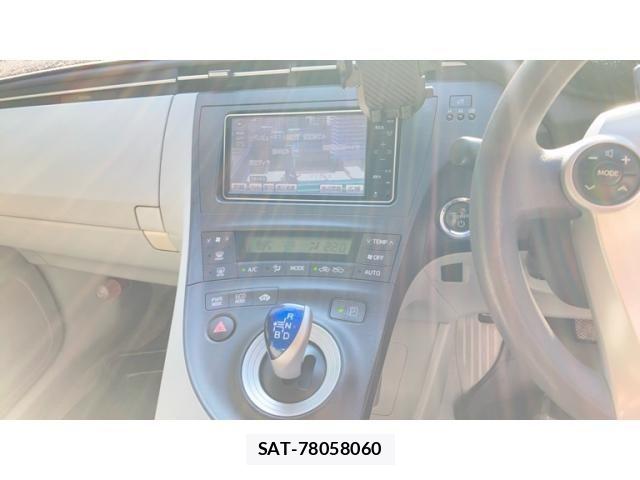 Toyota PRIUS 2009-12 8209666-13
