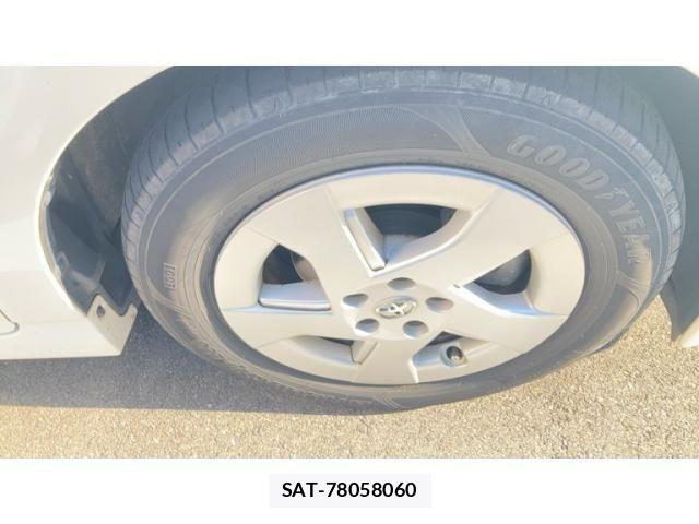 Toyota PRIUS 2009-12 8209666-2