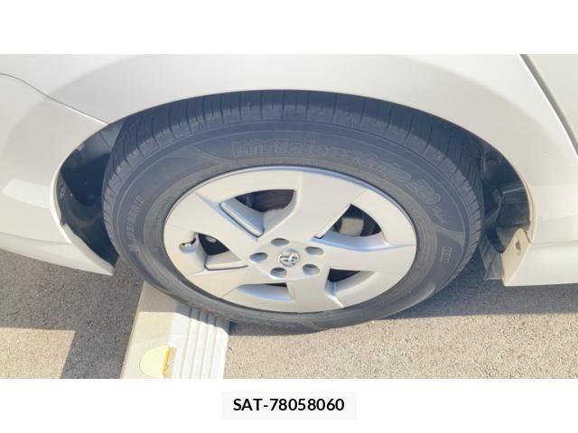 Toyota PRIUS 2009-12 8209666-3