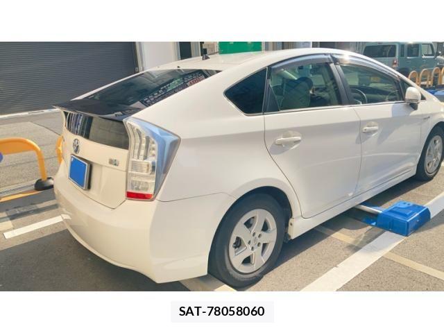 Toyota PRIUS 2009-12 8209666-4
