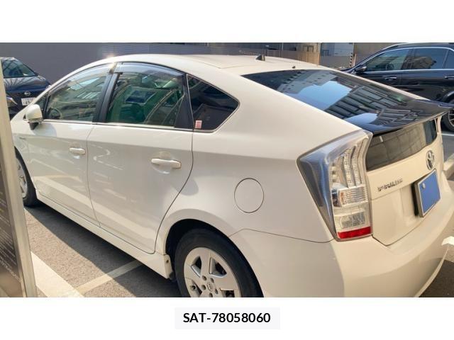 Toyota PRIUS 2009-12 8209666-5