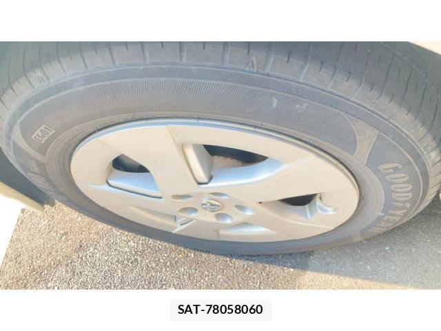 Toyota PRIUS 2009-12 8209666-7
