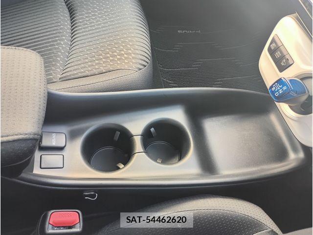 Toyota PRIUS 2016-03 8209631-4