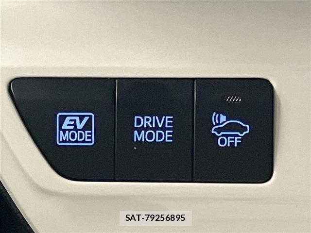 Toyota PRIUS 2016-08 8209634-15