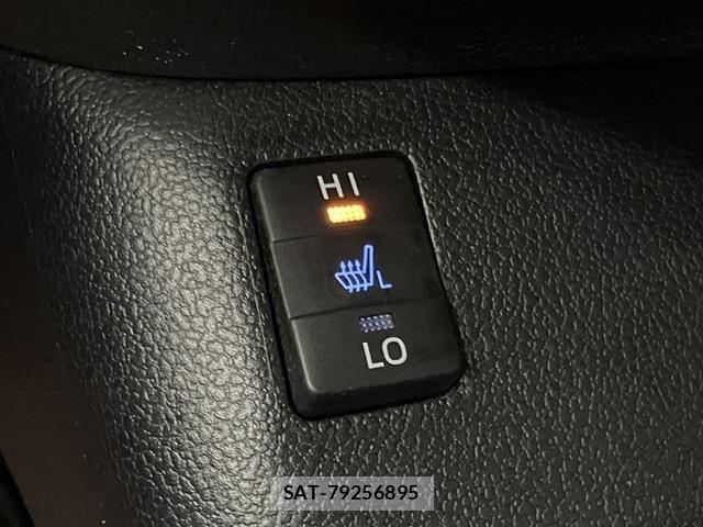 Toyota PRIUS 2016-08 8209634-16